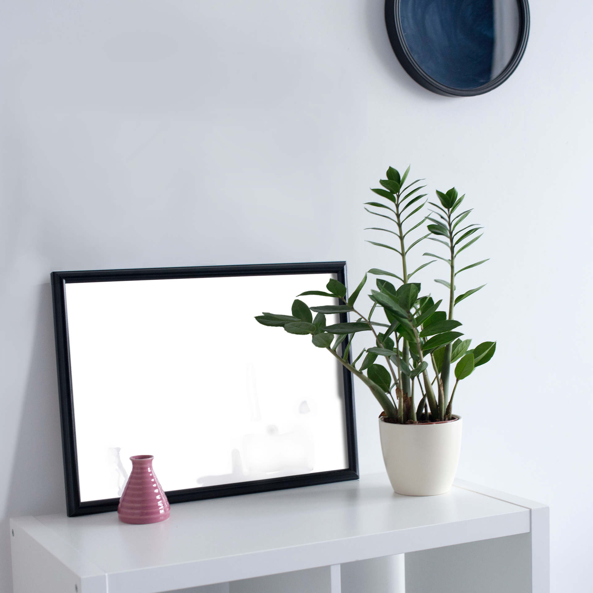 Display frames & poster holders product mockup